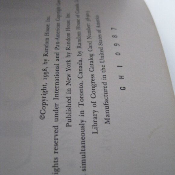 Three Little Horses / Veronica Book Dandelion Library - Picture 6 of 7